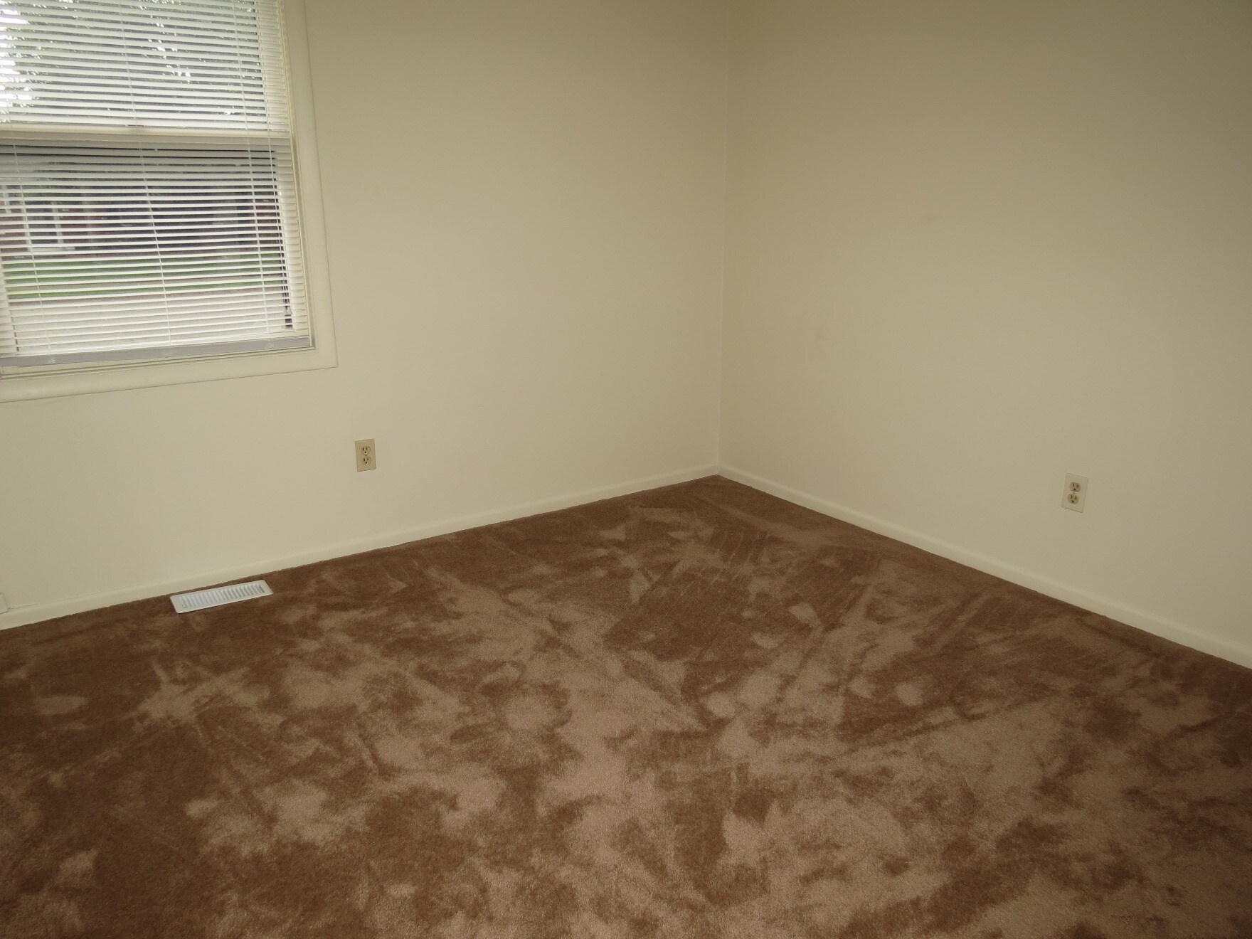 Building Photo - 2405 Strickland Dr