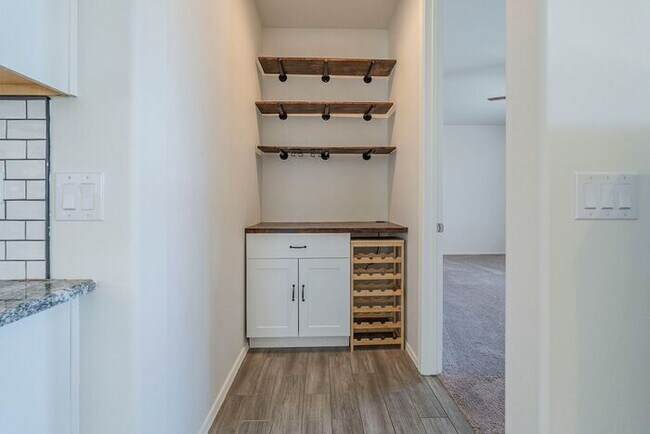Building Photo - Bright & Stylish 3BR Home in La Estancia |...