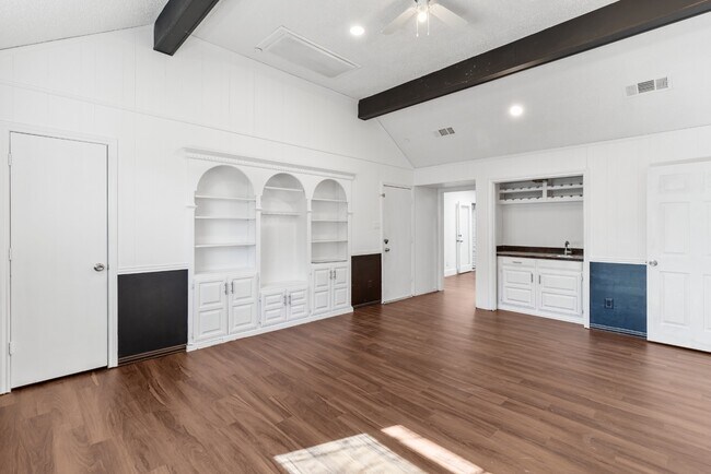 Building Photo - Updated in Garland