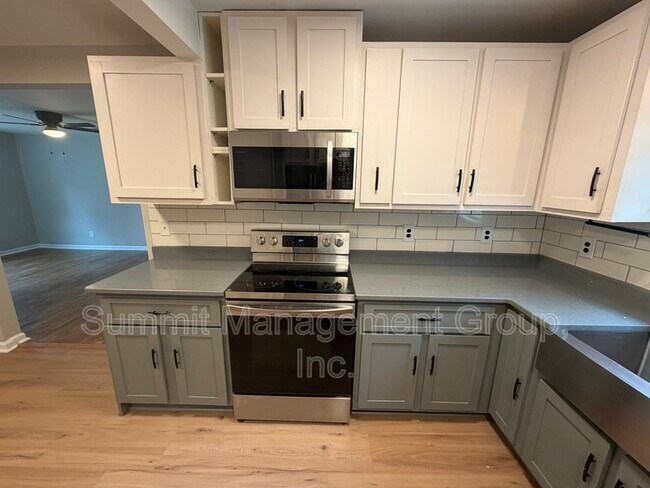 Building Photo - 1195 Fincher Rd