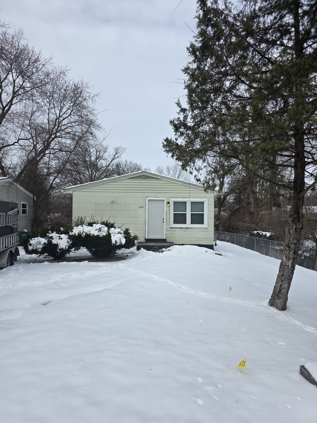 Building Photo - 1225 Redman Blvd