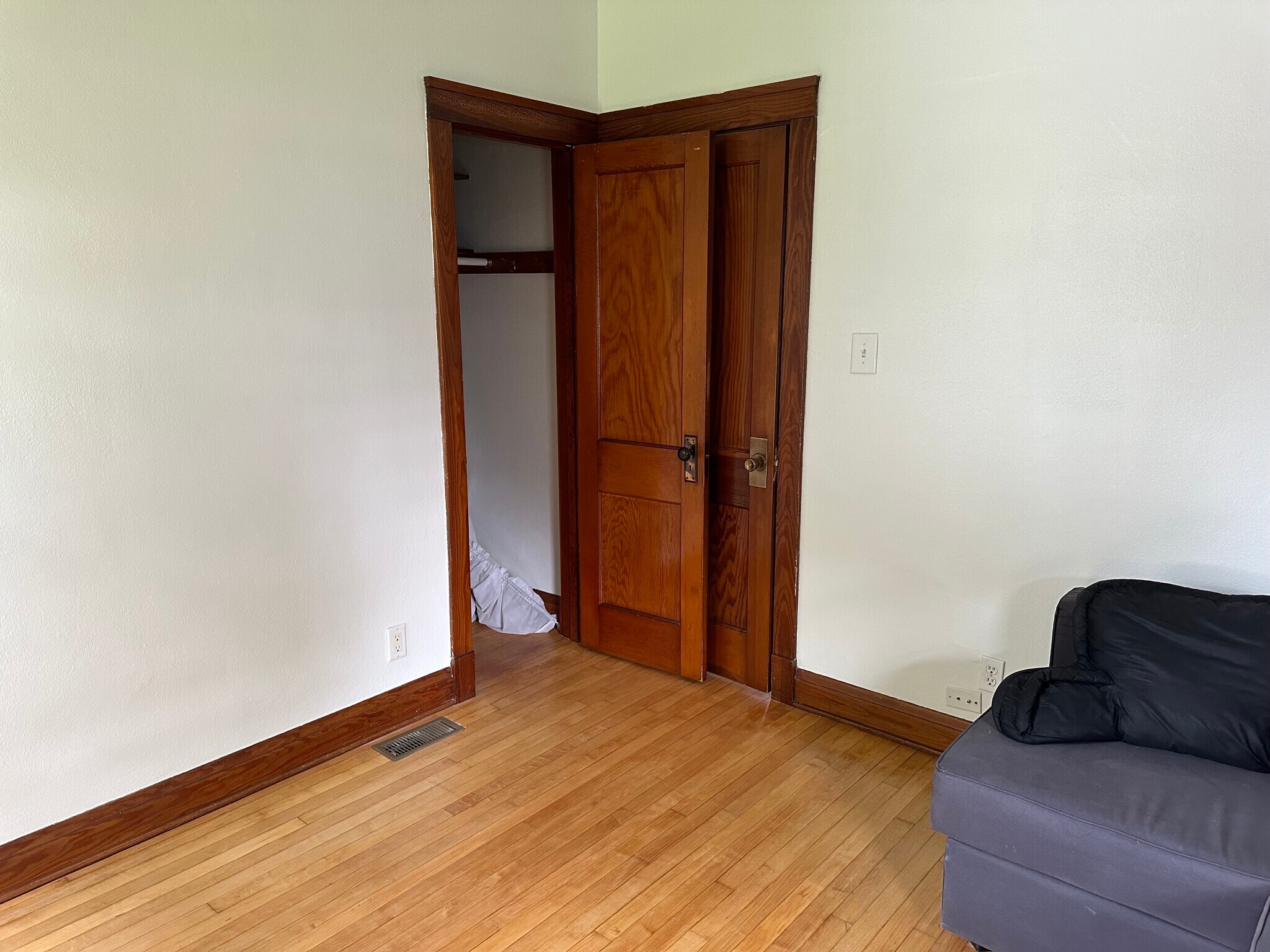 Bedroom 2.3 - 524 W Shore Dr