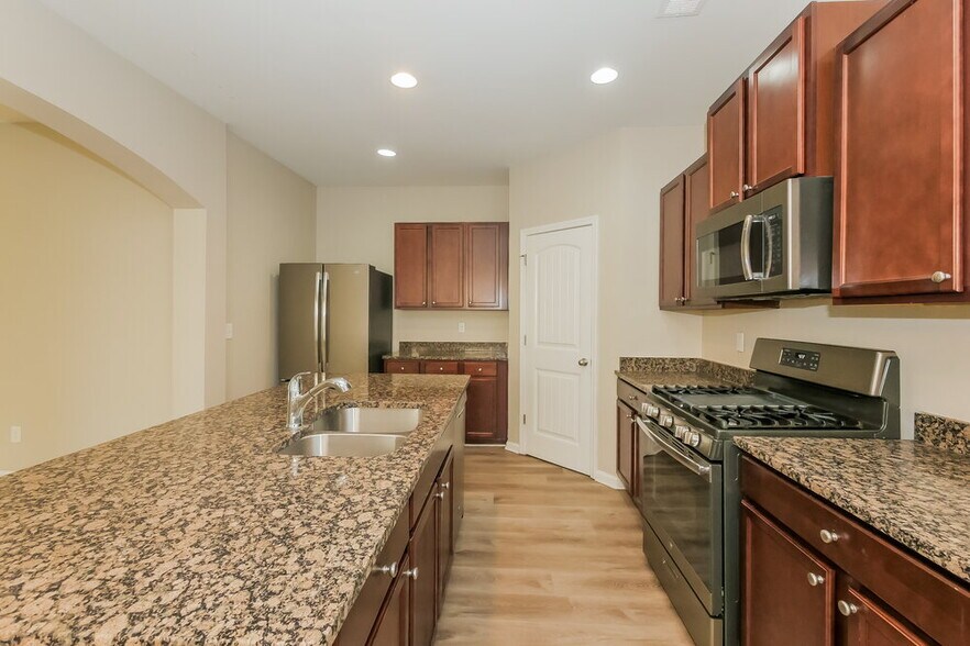 Building Photo - 1817 Crandon Ct