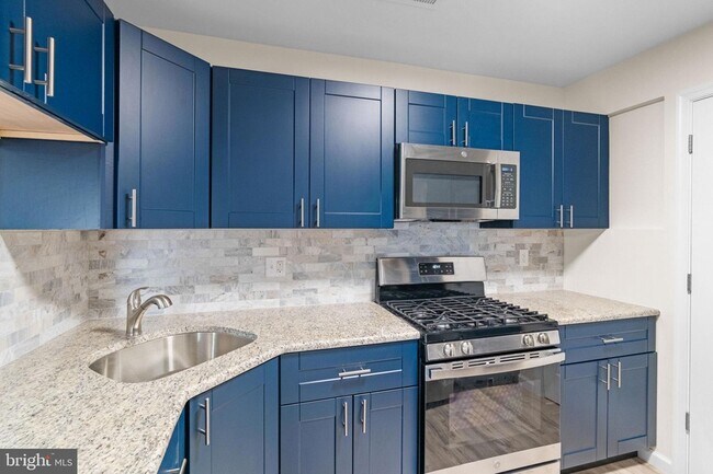 Building Photo - 408 Stockton Ct