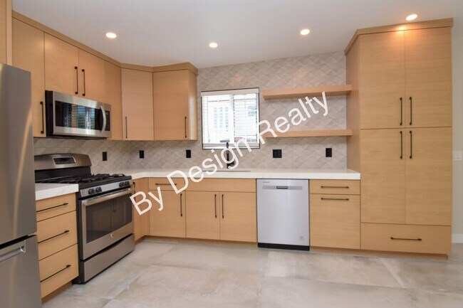 Building Photo - 3 Bed 3 Bath - Built in 2024 - 1/2 Mile to...
