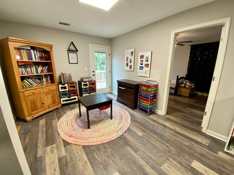 Building Photo - 1095 Mountain Springs Dr NW