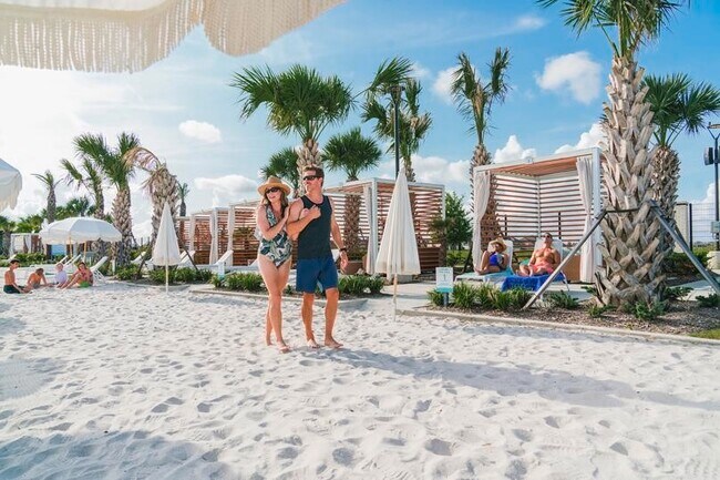 Building Photo - 3053 Sorrento Hl Dr