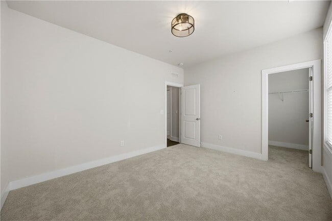 Building Photo - 1244 Winterhaven Dr