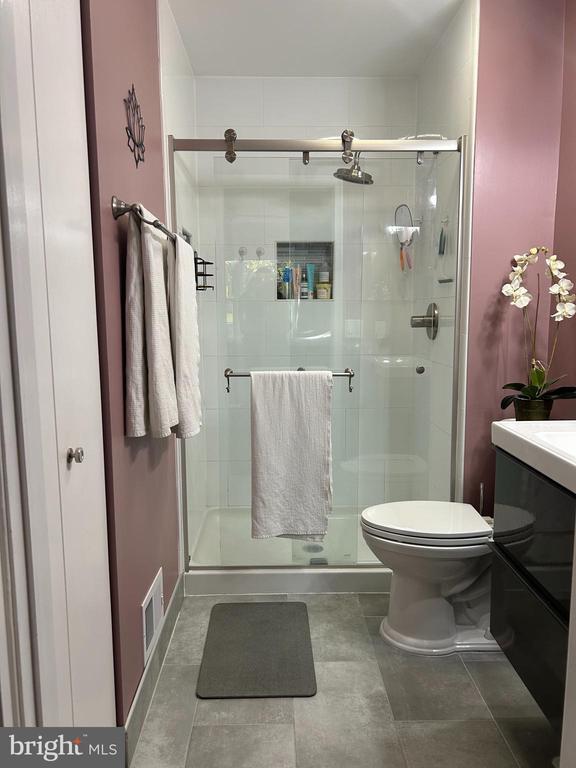 Building Photo - 13 Quince Ct