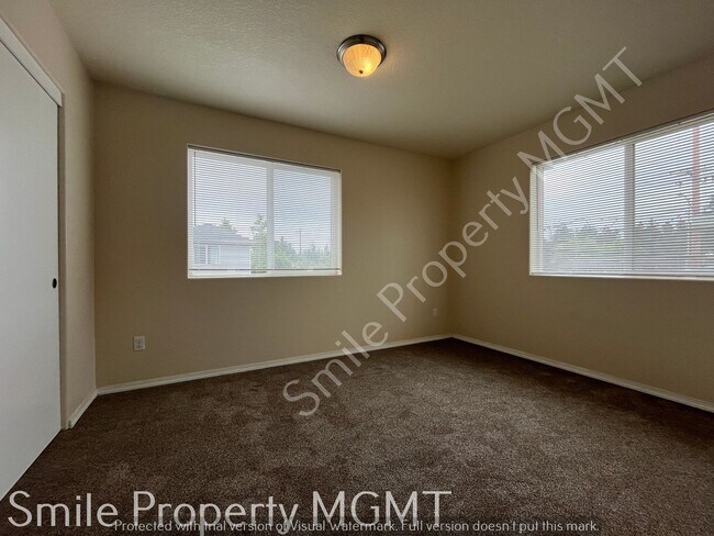 Building Photo - Condo