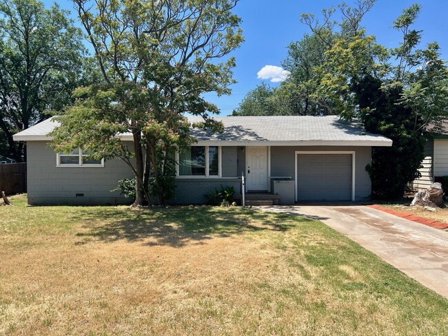 Primary Photo - Adorable Home Near Texas Tech And Medical ...