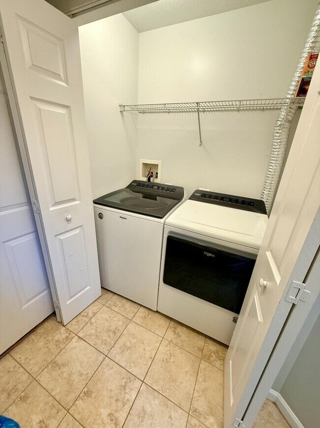 Building Photo - 838 Lowe Rd