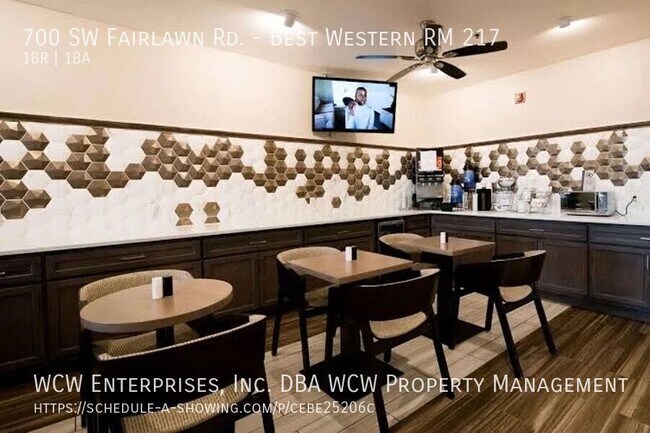 Building Photo - 700 SW Fairlawn Rd
