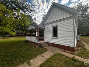 Building Photo - Beautiful 3 bed 1 bath