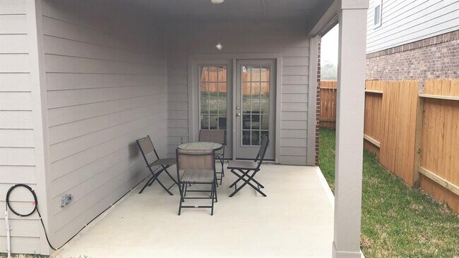 Building Photo - 20731 Solstice Point Dr