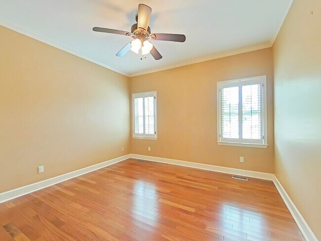 Building Photo - Lovely three bedroom home in Jones Creek!