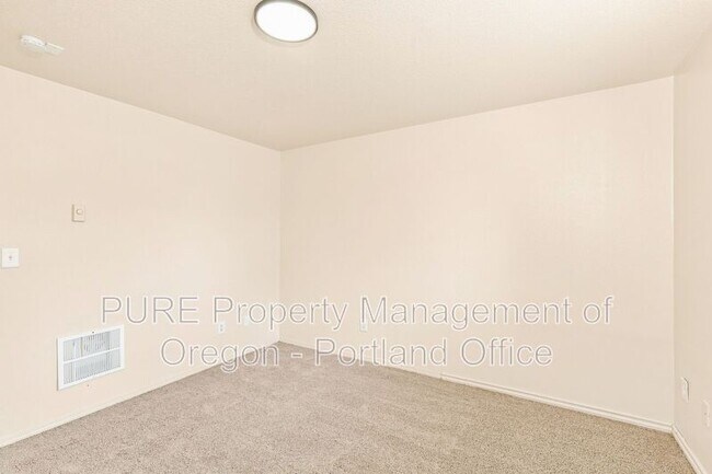 Building Photo - 2619 SE 125th Ave