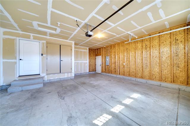 Building Photo - 25 Arrowsmith Dr
