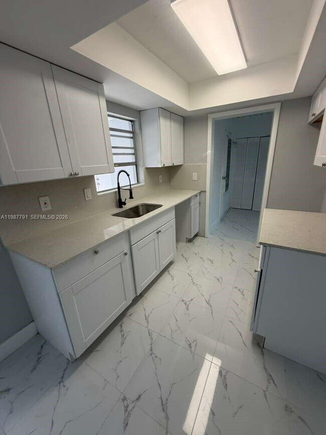 Building Photo - 4030 School Cir