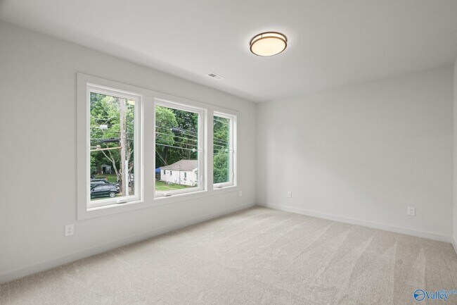 Building Photo - 2510 Freeman Rd SW