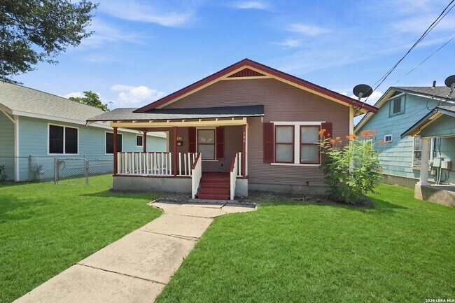 Building Photo - 506 E Whittier St