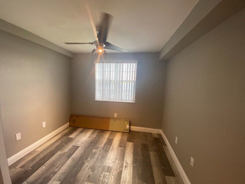 Building Photo - 2831 N Oakland Forest Dr