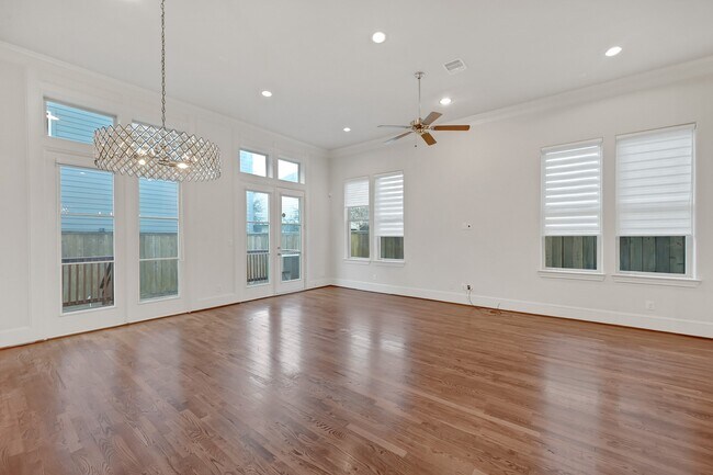 Building Photo - 5731 Kiam St