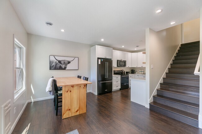 Building Photo - 645 US-12