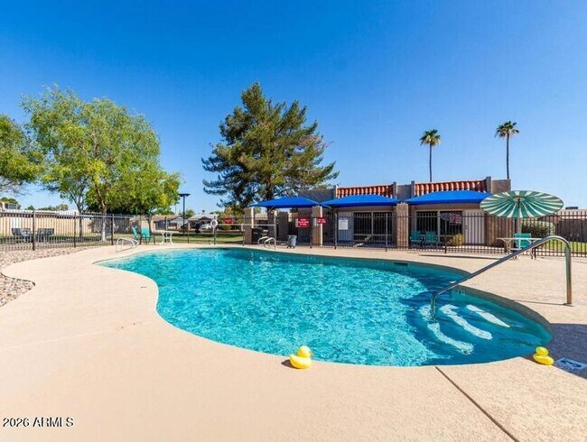 Building Photo - 5314 S Palm Dr