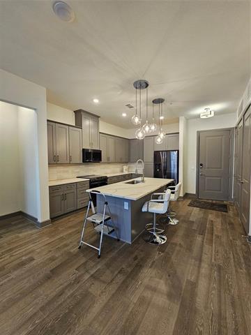 Building Photo - 2700 Old Denton Rd