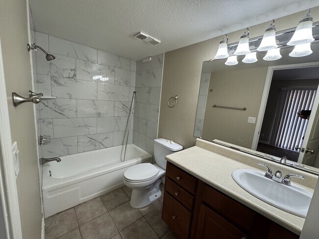 Building Photo - 3420 W Danbury Dr