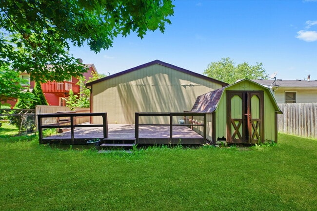 Building Photo - Updated 3-Bed/2-Bath Home with A Deck, Gar...