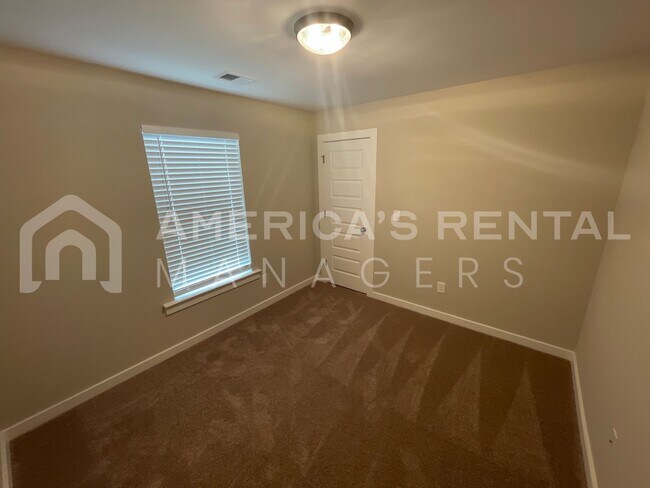 Building Photo - Home for Rent in Oak Grove, AL!!! Availabl...