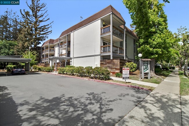 Building Photo - 4081 Clayton Rd