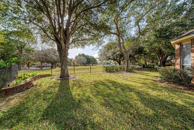 Building Photo - 21411 Willow Glade Dr