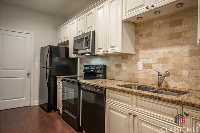 Building Photo - 1181 Binghampton Cir
