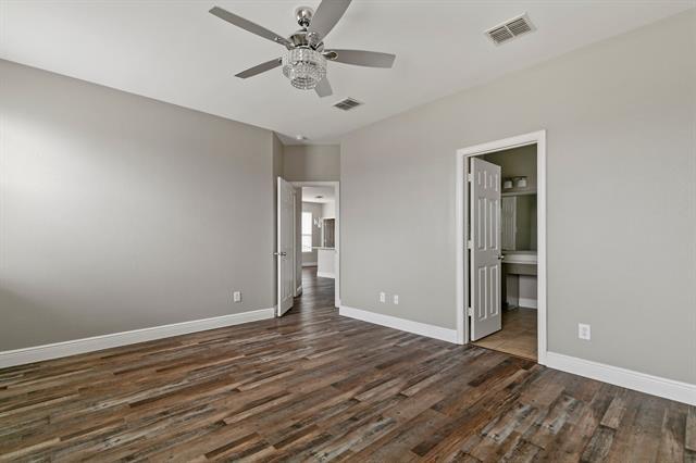 Building Photo - 14728 Riverside Dr