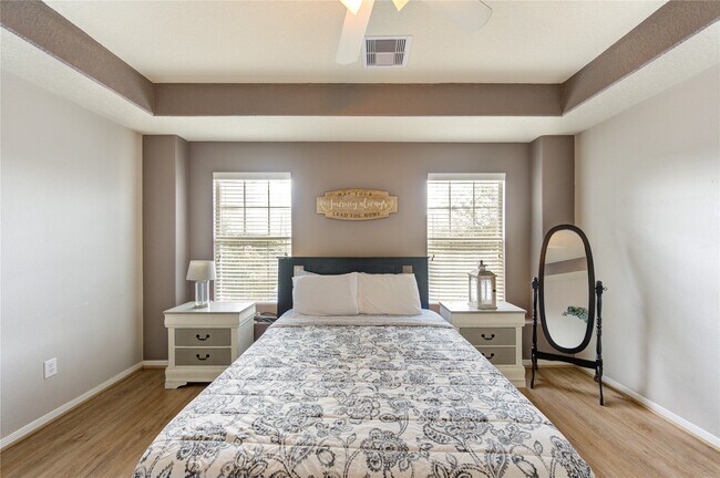 Building Photo - 2351 Urban Forest Ct