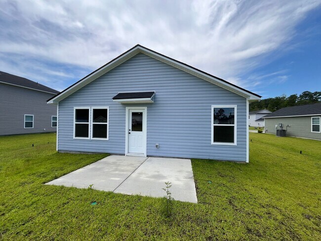 Building Photo - 190 Birchwood Dr