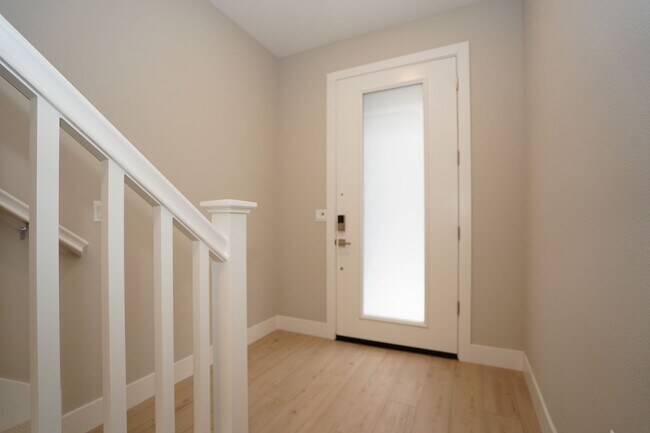 Building Photo - New Construction End Unit Luxury Townhome in Central Sunnyvale Location!