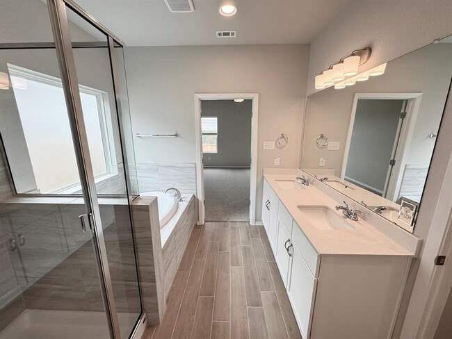 Building Photo - 11624 Comano Dr