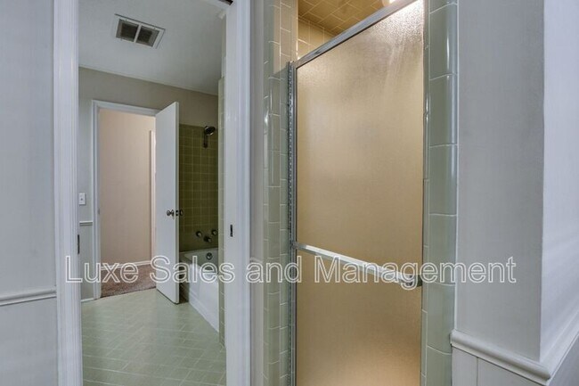 Building Photo - 2518 NW 62nd St