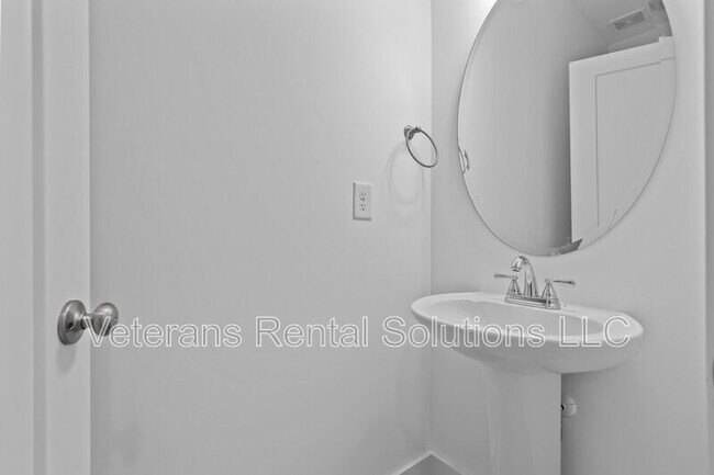 Building Photo - 136 Bourbon St