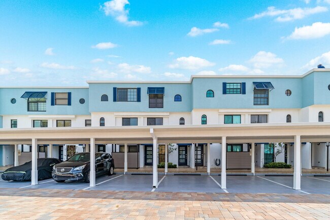 Building Photo - 550 Ave