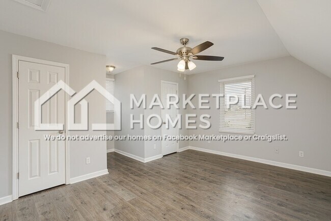 Building Photo - 416 Sandburg Dr