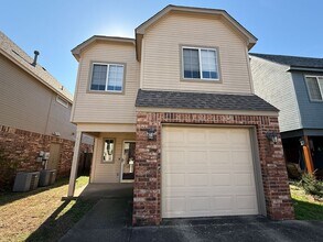 Building Photo - Adorable 3 bedroom 2.5 bathroom in Jenks!