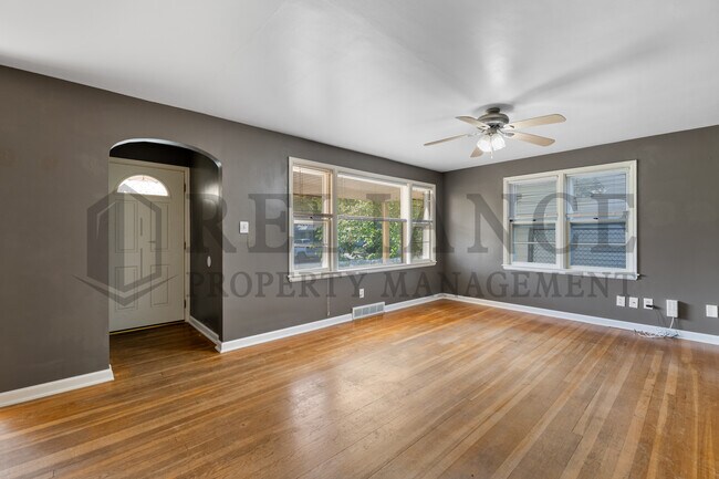 Building Photo - 853 N Terrace Dr