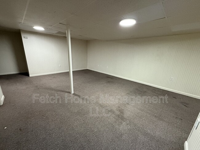 Building Photo - 855 S Pearl St