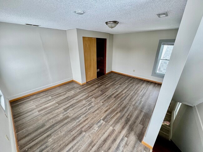 Building Photo - 30556 Lanan Rd