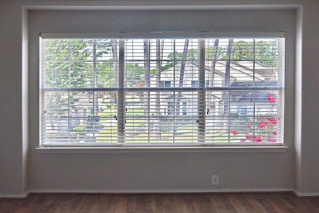 Building Photo - 13600 Breton Ridge St